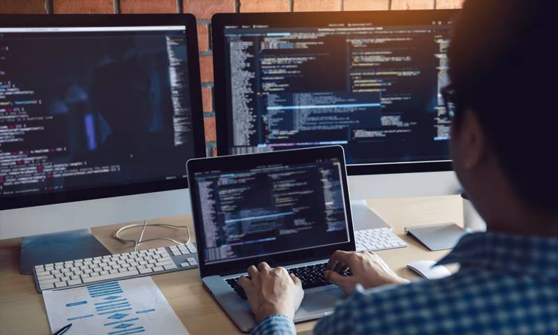 数据科学选型：R与Python如何赋能大英县网站建设？